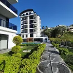 Dreamy Luxury Duplex With A Special View And 300 Meters Of Private Garden Apartament Alanya