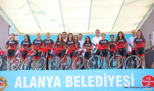 Dreamy Luxury Duplex With A Special View And 300 Meters Of Private Garden * Alanya