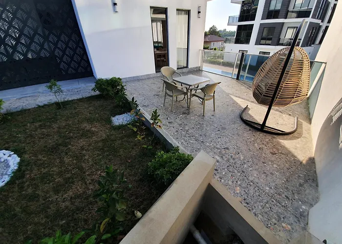 Dreamy Luxury Duplex With A Special View And 300 Meters Of Private Garden Apartment Alanya