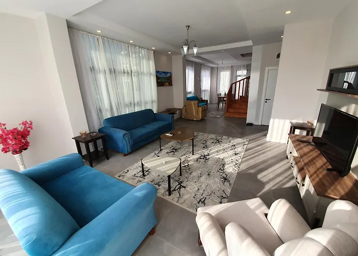 Dreamy Luxury Duplex With 300 Meters Of Private Garden Lägenhet Alanya